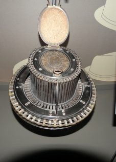 シルクハットメジャ-